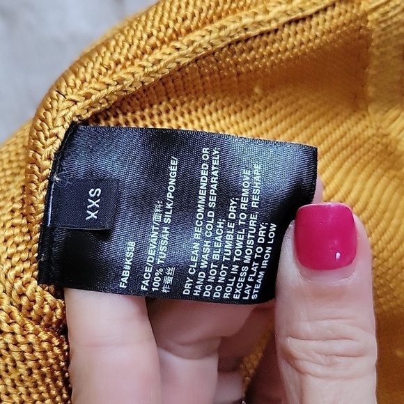 Lafayette 148 New York Mustard Yellow Silk Scoop Neck Knit Tank Size XXS NWT - Picture 4 of 5